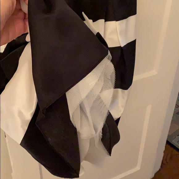 Party dress with full flouncy crinoline underskirt - Picture 2 of 4